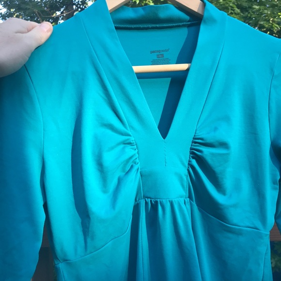 Patagonia Tops - Patagonia teal women’s shirt medium